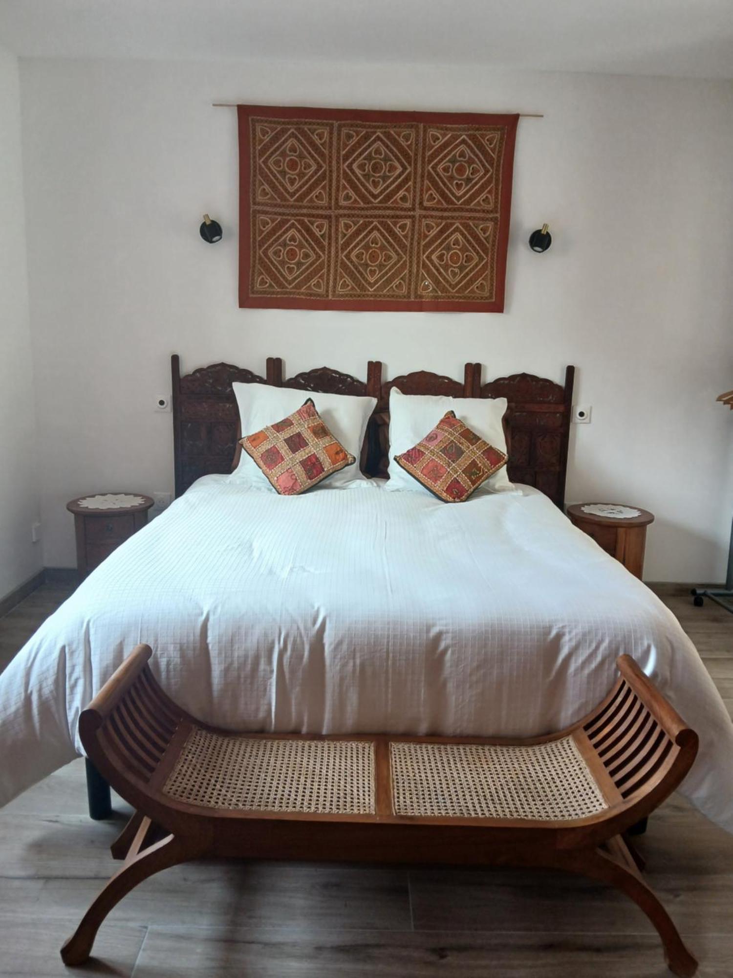 Les Trois Salazes Bed & Breakfast Cambrai Exterior photo